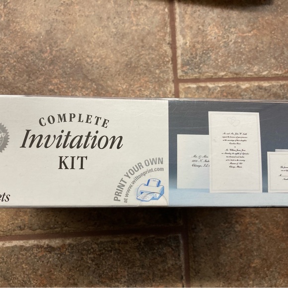 Wilton invitation set - Picture 4 of 10